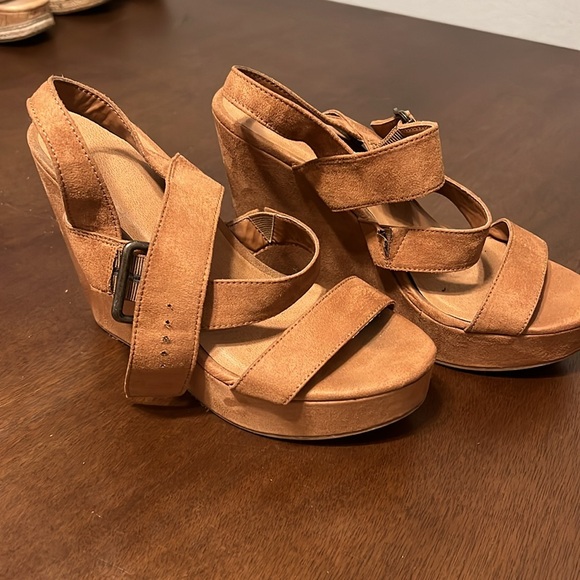 Wedges - Picture 2 of 3